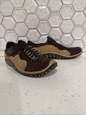 Rocket Dog Women’s  Two-Tone Brown Hiking/Athletic Sneakers size 7.5